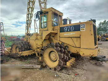 Компактор CATERPILLAR
