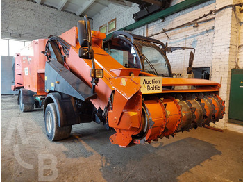 Инвентарь для животноводства KUHN