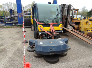 Подметально-уборочная машина Mathieu Azura: фото 2 Подметально-уборочная машина Mathieu Azura: фото 2