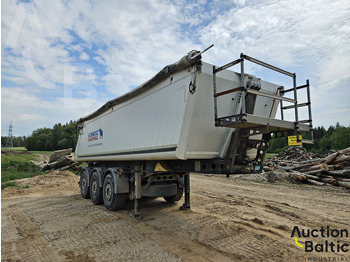 : фото в шапке страницы