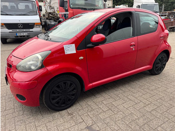 Хэтчбек TOYOTA
