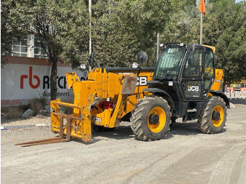 Телескопический погрузчик JCB
