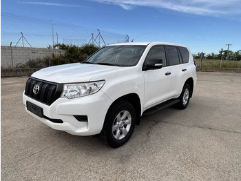 Внедорожник TOYOTA Land Cruiser
