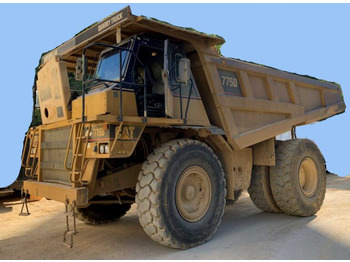 Внедорожный самосвал CATERPILLAR