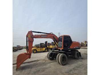 Колёсный экскаватор DOOSAN DX150W: фото 3 Колёсный экскаватор DOOSAN DX150W: фото 3