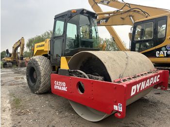 Дорожный каток DYNAPAC