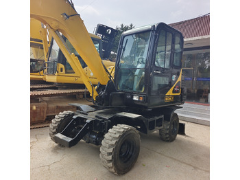 Колёсный экскаватор HYUNDAI