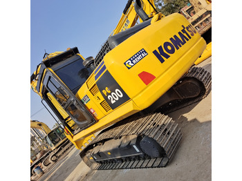 Гусеничный экскаватор KOMATSU PC200-8