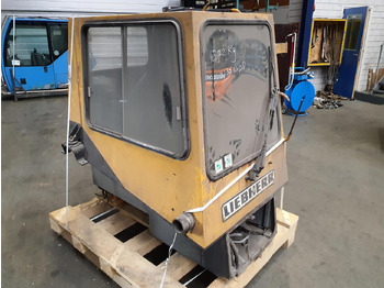 Кабина LIEBHERR