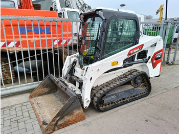Мини-погрузчик с бортовым поворотом BOBCAT T450