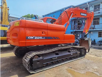 Гусеничный экскаватор DOOSAN DX225LC