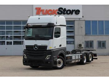 Грузовик-контейнеровоз/ Сменный кузов MERCEDES-BENZ Actros
