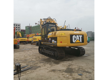 Гусеничный экскаватор CATERPILLAR 320D