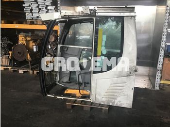 Кабина и интерьер LIEBHERR