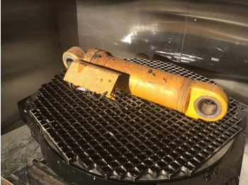 Гидравлический цилиндр LIEBHERR