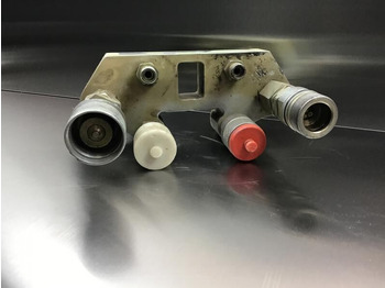 : фото в шапке страницы