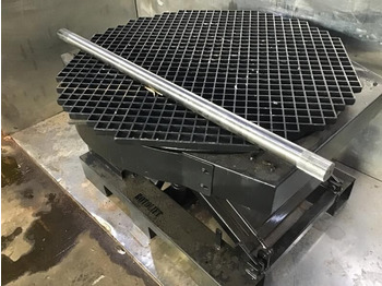 Поворотный кулак LIEBHERR