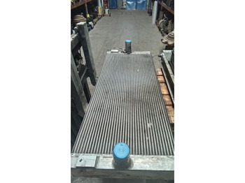 Радиатор LIEBHERR