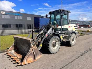 Колёсный погрузчик TEREX