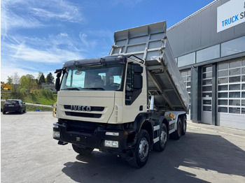 Самосвал IVECO Trakker