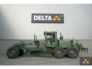 Грейдер CATERPILLAR