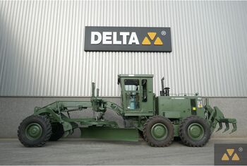 Грейдер CATERPILLAR