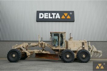 Грейдер CATERPILLAR