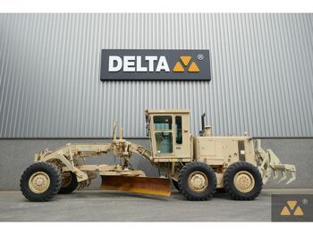 Грейдер CATERPILLAR