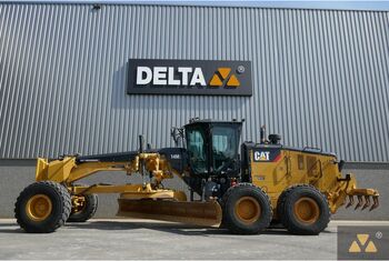 Грейдер CATERPILLAR 14