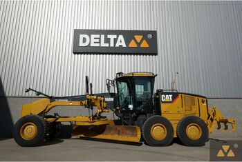 Грейдер CATERPILLAR 160