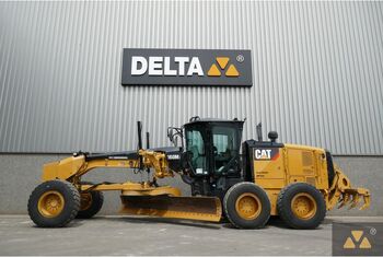 Грейдер CATERPILLAR 160