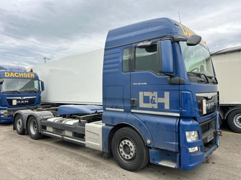 Грузовик-контейнеровоз/ Сменный кузов MAN TGX 26.440