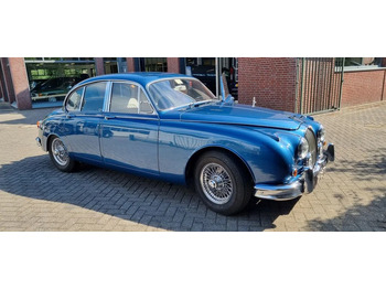 Седан JAGUAR