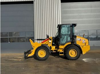 Колёсный погрузчик CATERPILLAR 908