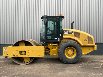 Каток CATERPILLAR CS66B