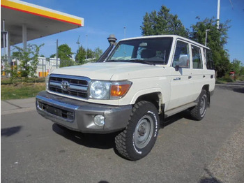 Внедорожник TOYOTA Land Cruiser