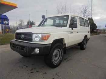 Внедорожник TOYOTA Land Cruiser