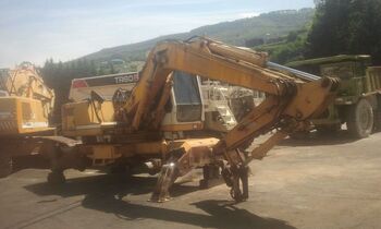Колёсный экскаватор LIEBHERR A 902