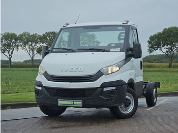 Лёгкий коммерческий автомобиль IVECO Daily 35s12