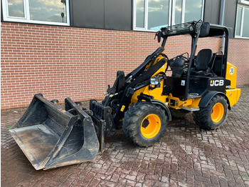 Гусеничный мини-погрузчик JCB 403