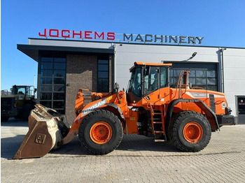 Колёсный погрузчик DOOSAN DL350
