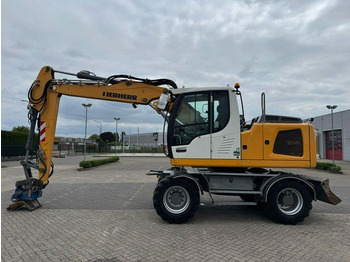 Колёсный экскаватор LIEBHERR A 914