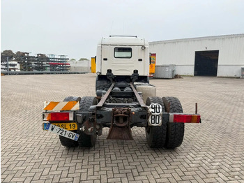 Грузовик-шасси Scania 124-420 / ENGINE RUNNING / RETARDER / BIG AXLE / FULL-STEEL / ONLY: 540918 KM / OLD TACHO / AIRCO / MANUAL / EURO-3 / 2002: фото 4