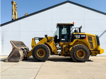 Колёсный погрузчик CATERPILLAR 950M