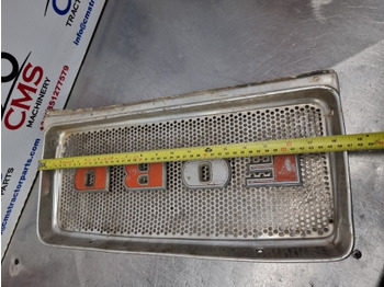 Решётка радиатора Ford 2000, 3000, 4000, 5000, 4110, Cab Front Grill Genuine 81823928,: фото 4