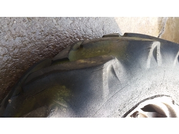 Колесо для Тракторов Ford 4000 Rear Wheel And Tyre 12.4/11-28. Please Check The Description: фото 4