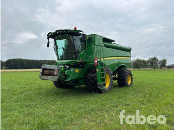 Зерноуборочный комбайн JOHN DEERE S690