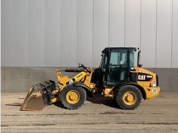 Колёсный погрузчик CATERPILLAR 906