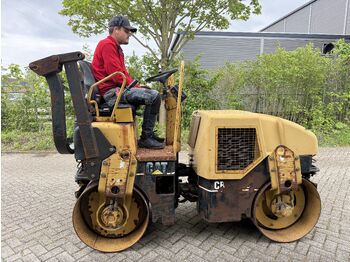Дорожный каток CATERPILLAR