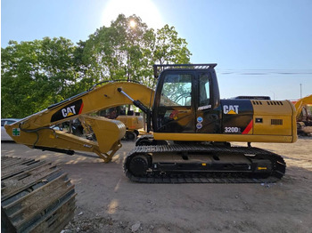 Гусеничный экскаватор CATERPILLAR 320D2